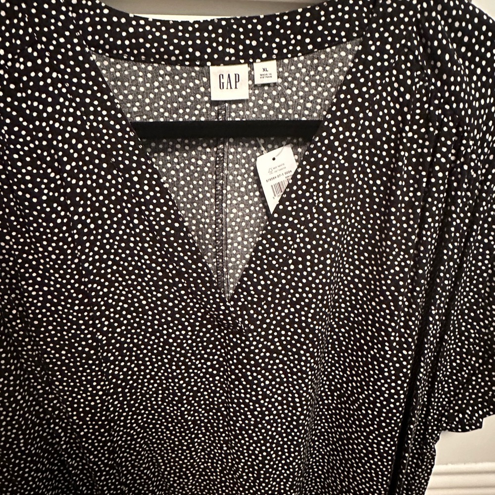 V-neck dress - Picture 2 of 2